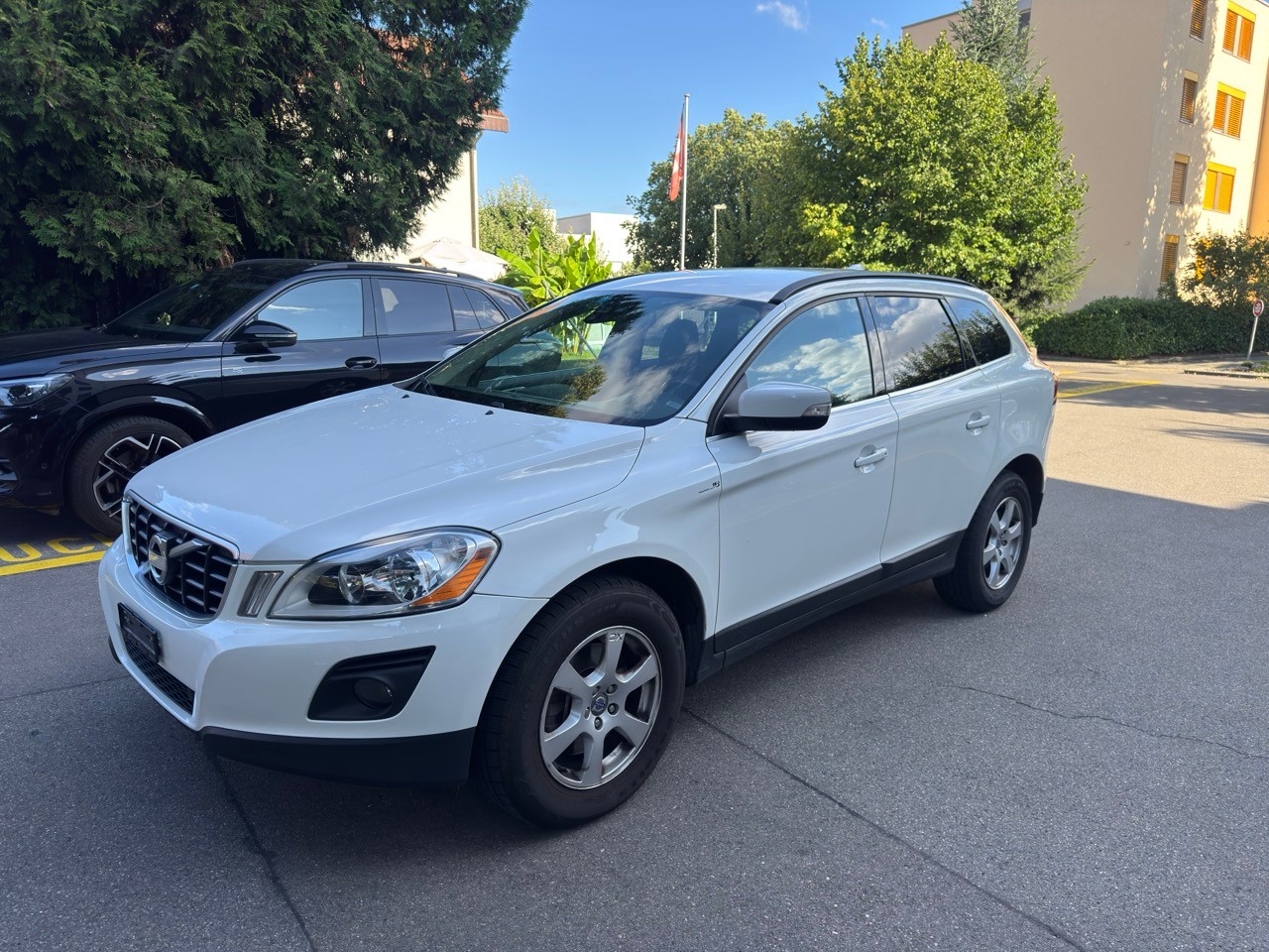 VOLVO Volvo XC60 2.4D AWD Geartronic-image-0