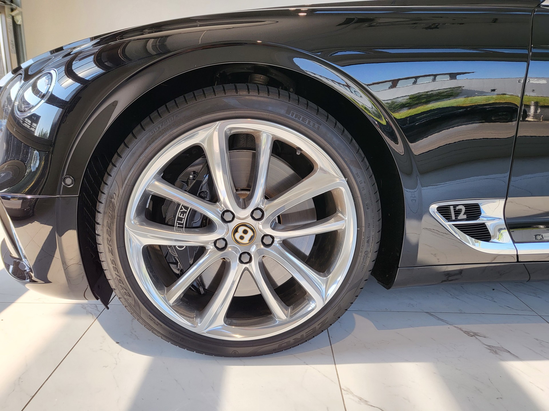 BENTLEY Continental GTC 6.0 W12-image-9