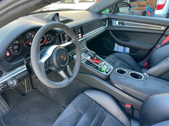 PORSCHE Panamera GTS Sport Turismo PDK-image-9