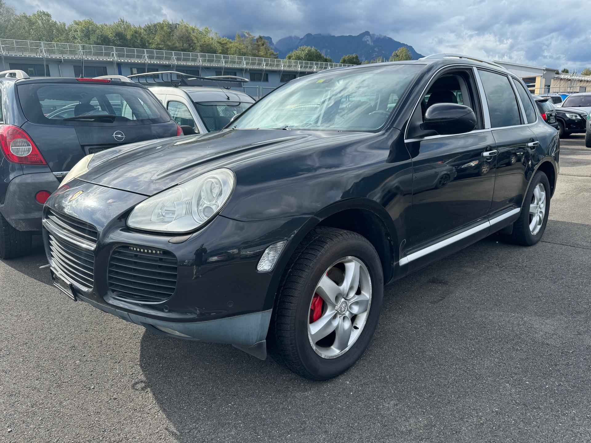PORSCHE Cayenne Turbo-image-2