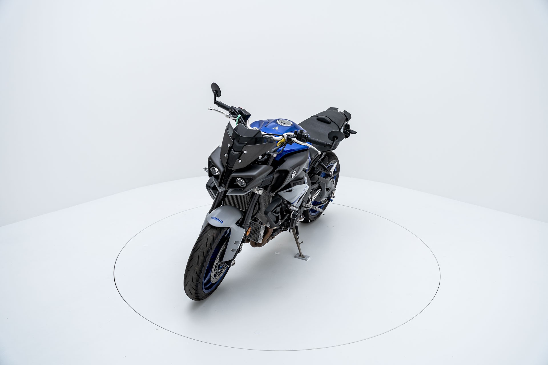YAMAHA MT-10 ABS-showroom-element-2