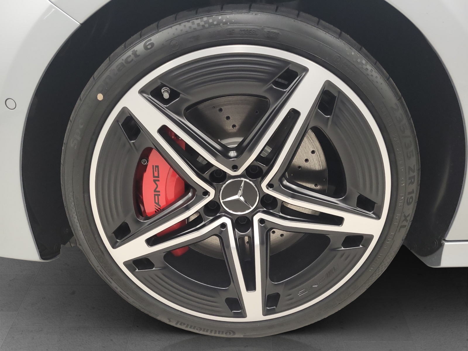 MERCEDES-BENZ AMG A 35 4Matic-image-5