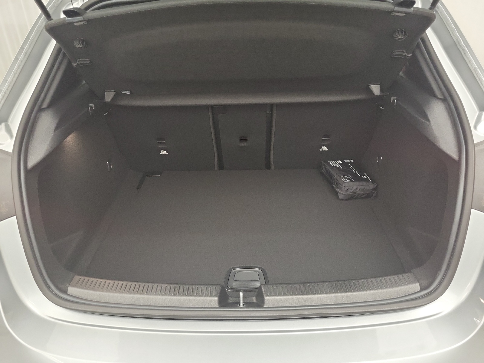 MERCEDES-BENZ AMG A 35 4Matic-image-10