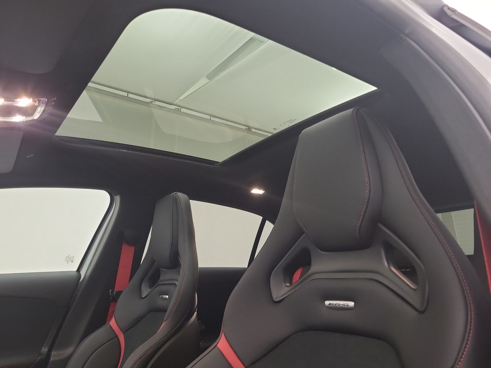 MERCEDES-BENZ AMG A 35 4Matic-image-11