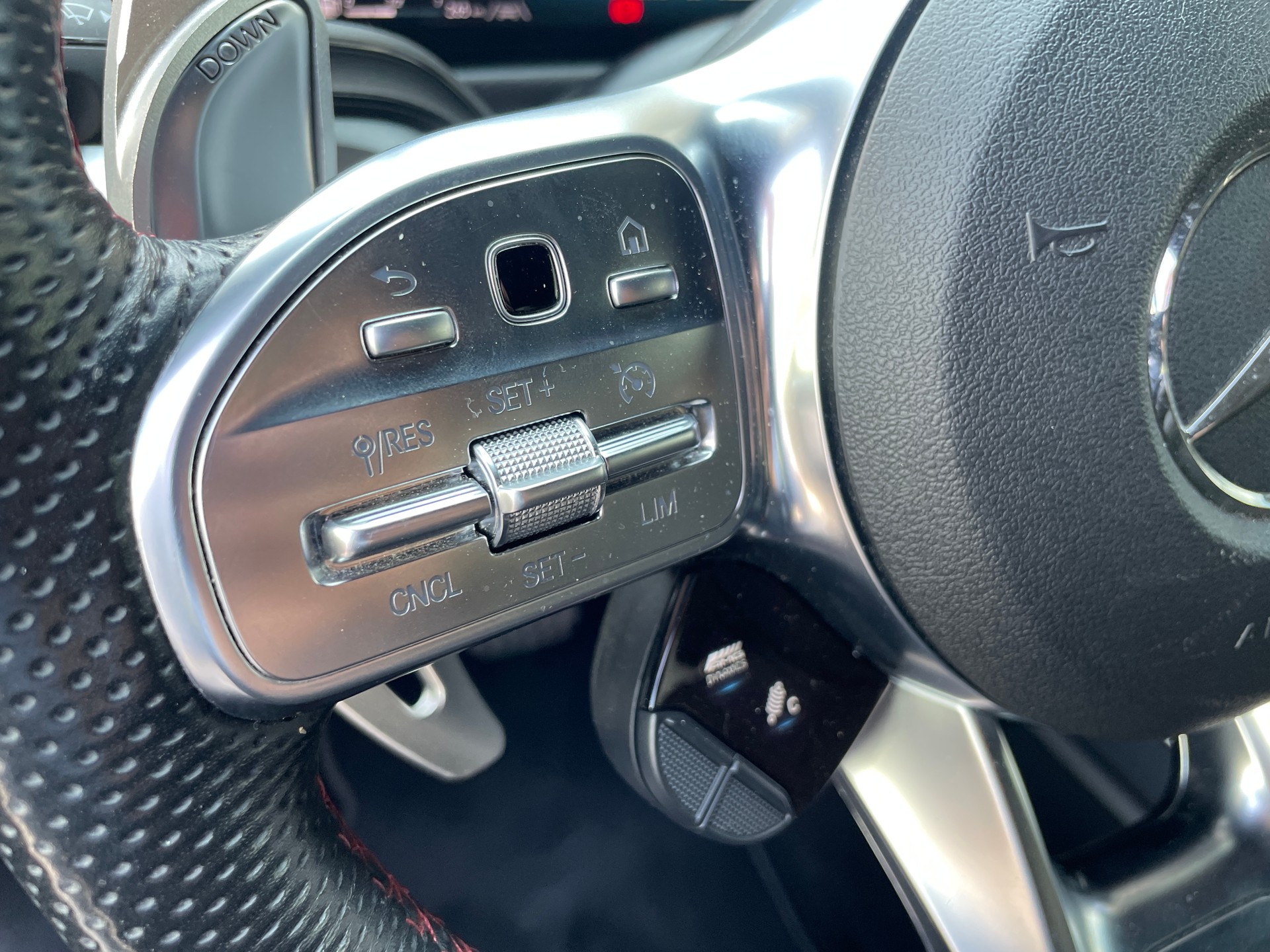 MERCEDES-BENZ GLB 35 AMG 4Matic 8G-Tronic-image-14