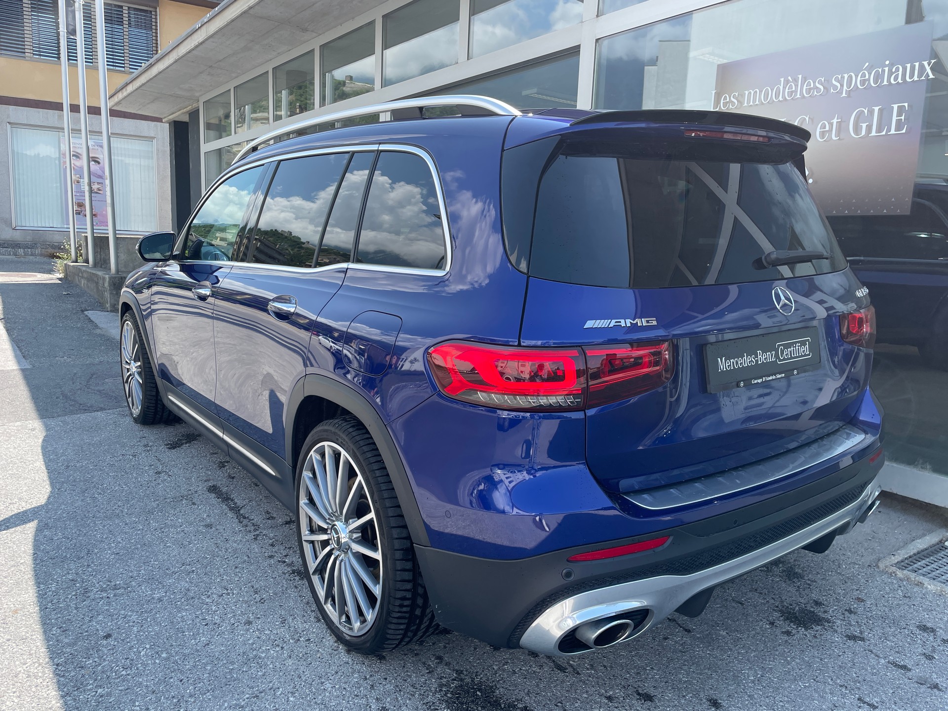 MERCEDES-BENZ GLB 35 AMG 4Matic 8G-Tronic-image-4
