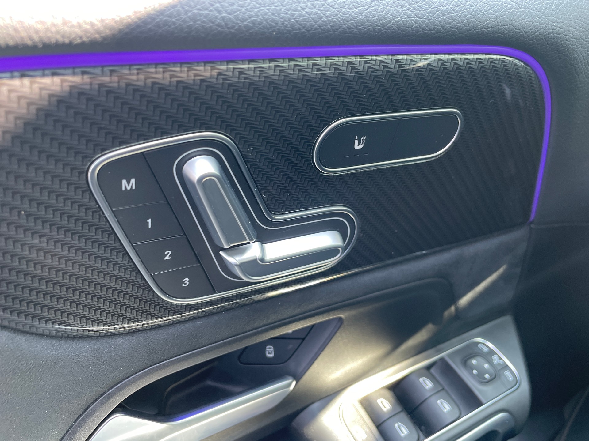 MERCEDES-BENZ GLB 35 AMG 4Matic 8G-Tronic-image-13