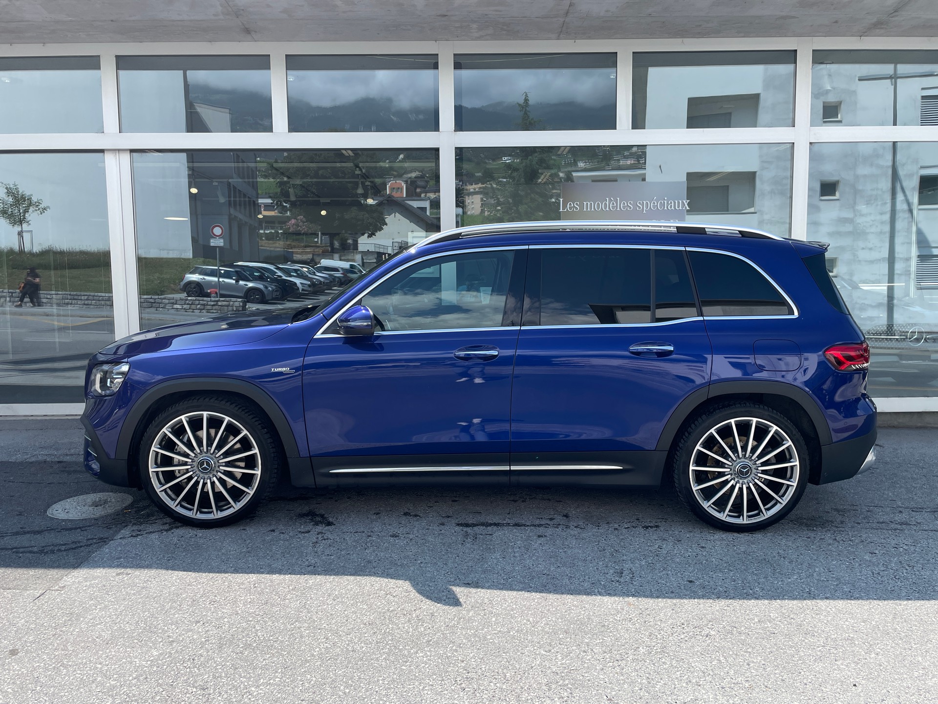 MERCEDES-BENZ GLB 35 AMG 4Matic 8G-Tronic-image-3