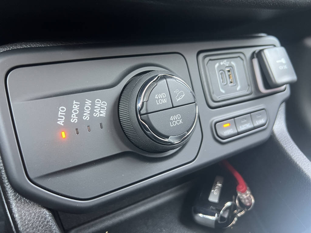 JEEP Renegade 1.3 Summit 190PS 4xe-image-14