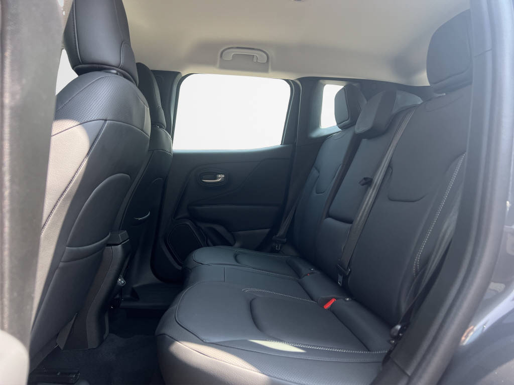 JEEP Renegade 1.3 Summit 190PS 4xe-image-11