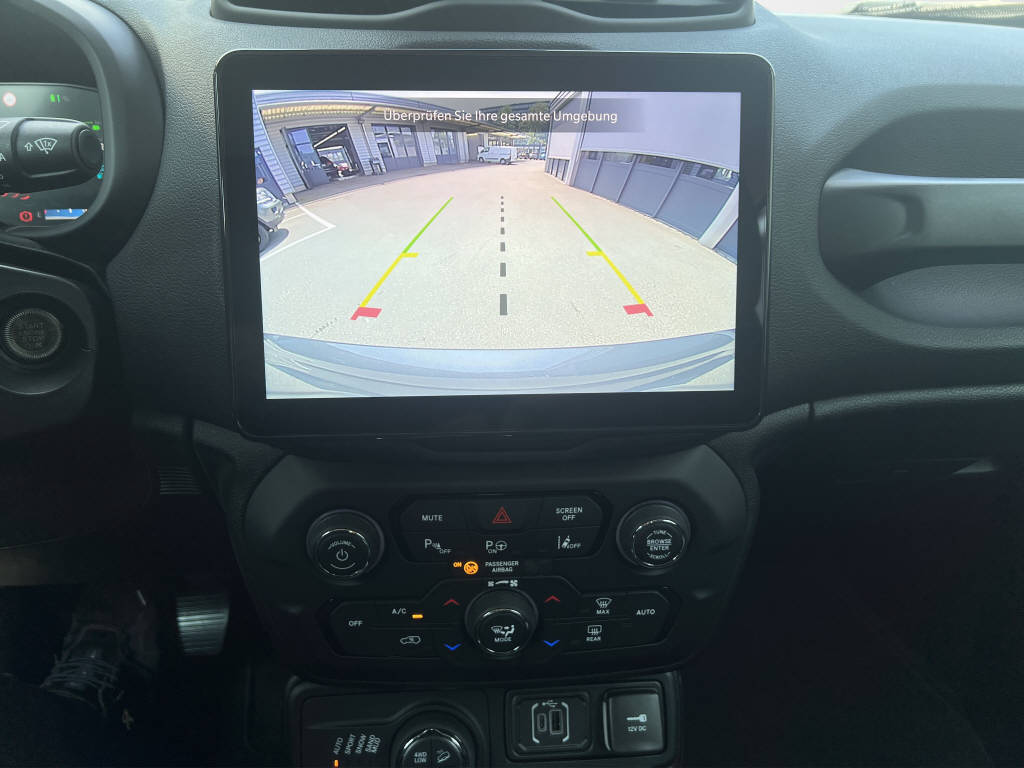 JEEP Renegade 1.3 Summit 190PS 4xe-image-8