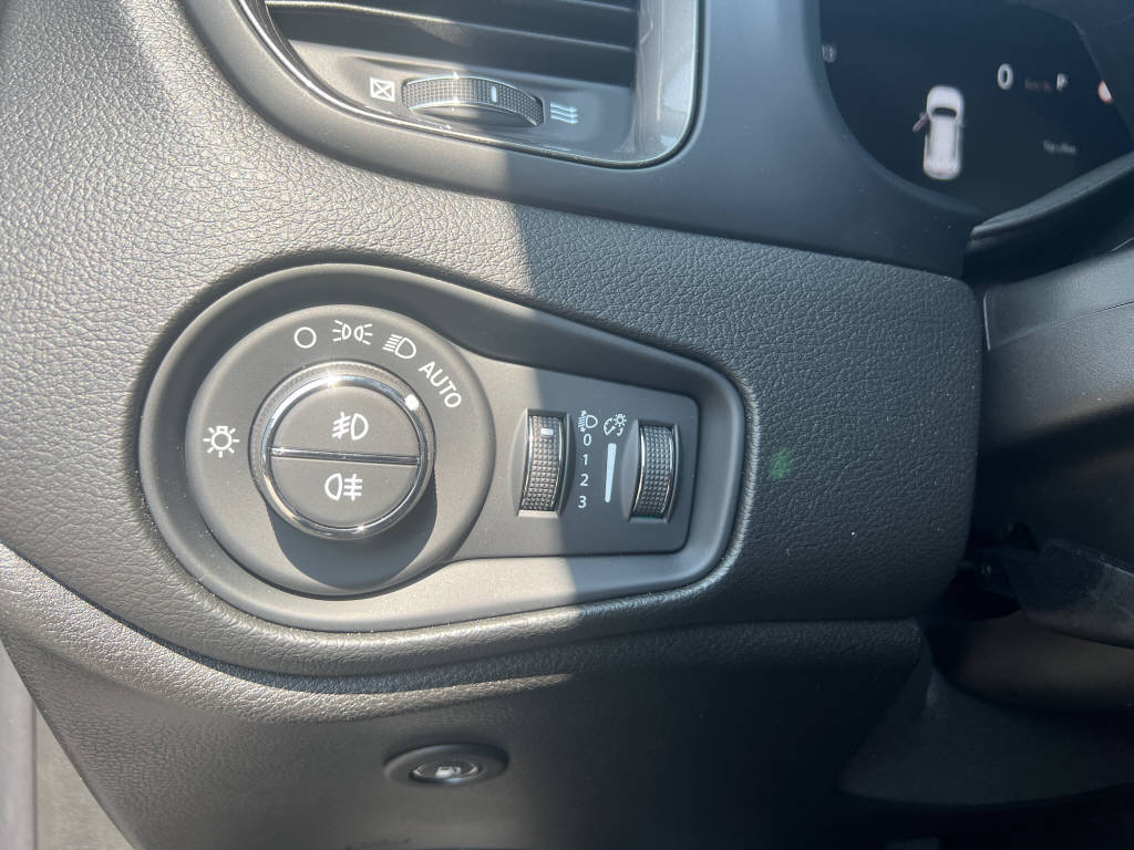 JEEP Renegade 1.3 Summit 190PS 4xe-image-9