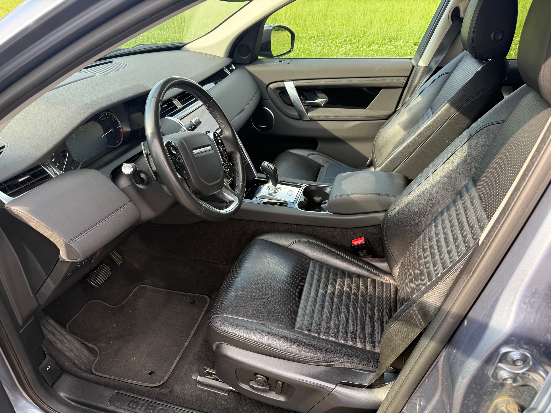 LAND ROVER Discovery Sport P250 2.0 Si4 MHEV S AT9-image-4