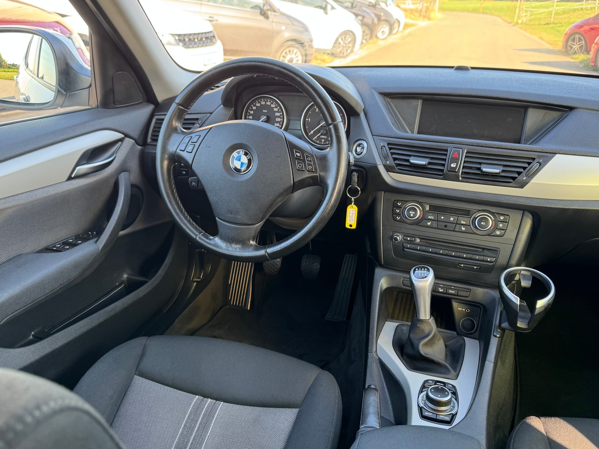BMW X1 xDrive 18d-image-8