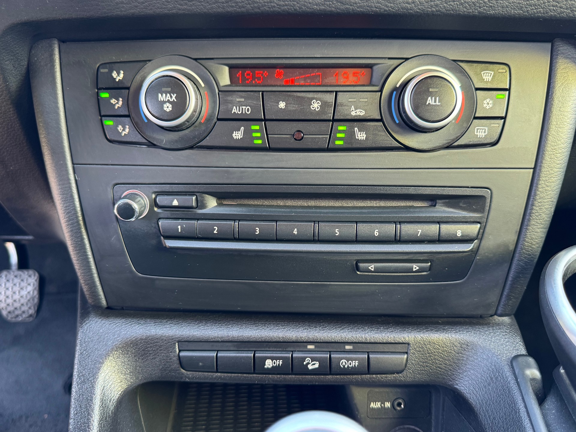BMW X1 xDrive 18d-image-11