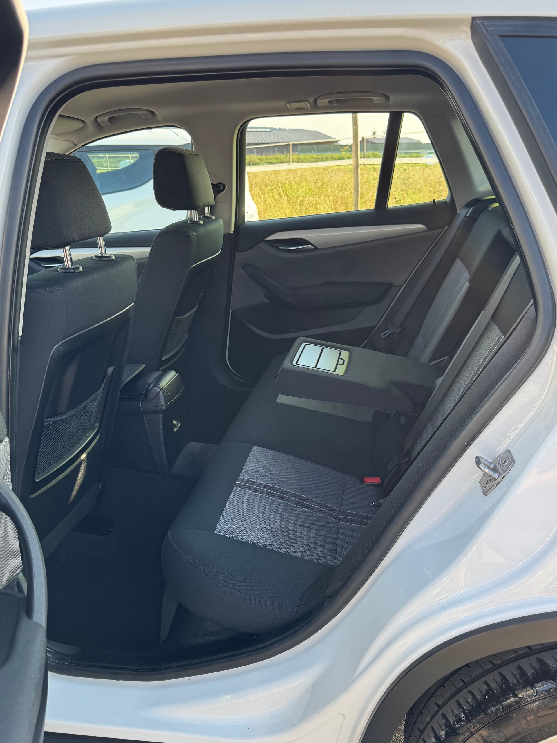 BMW X1 xDrive 18d-image-9