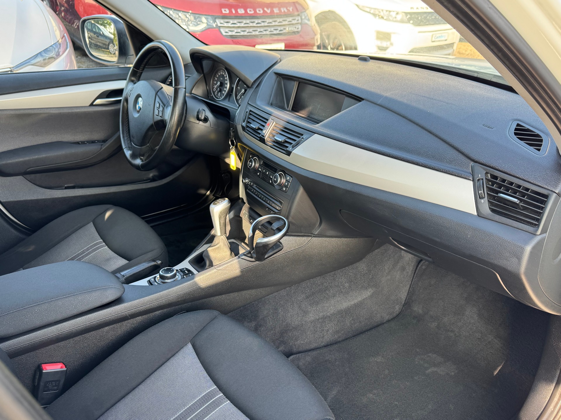BMW X1 xDrive 18d-image-5