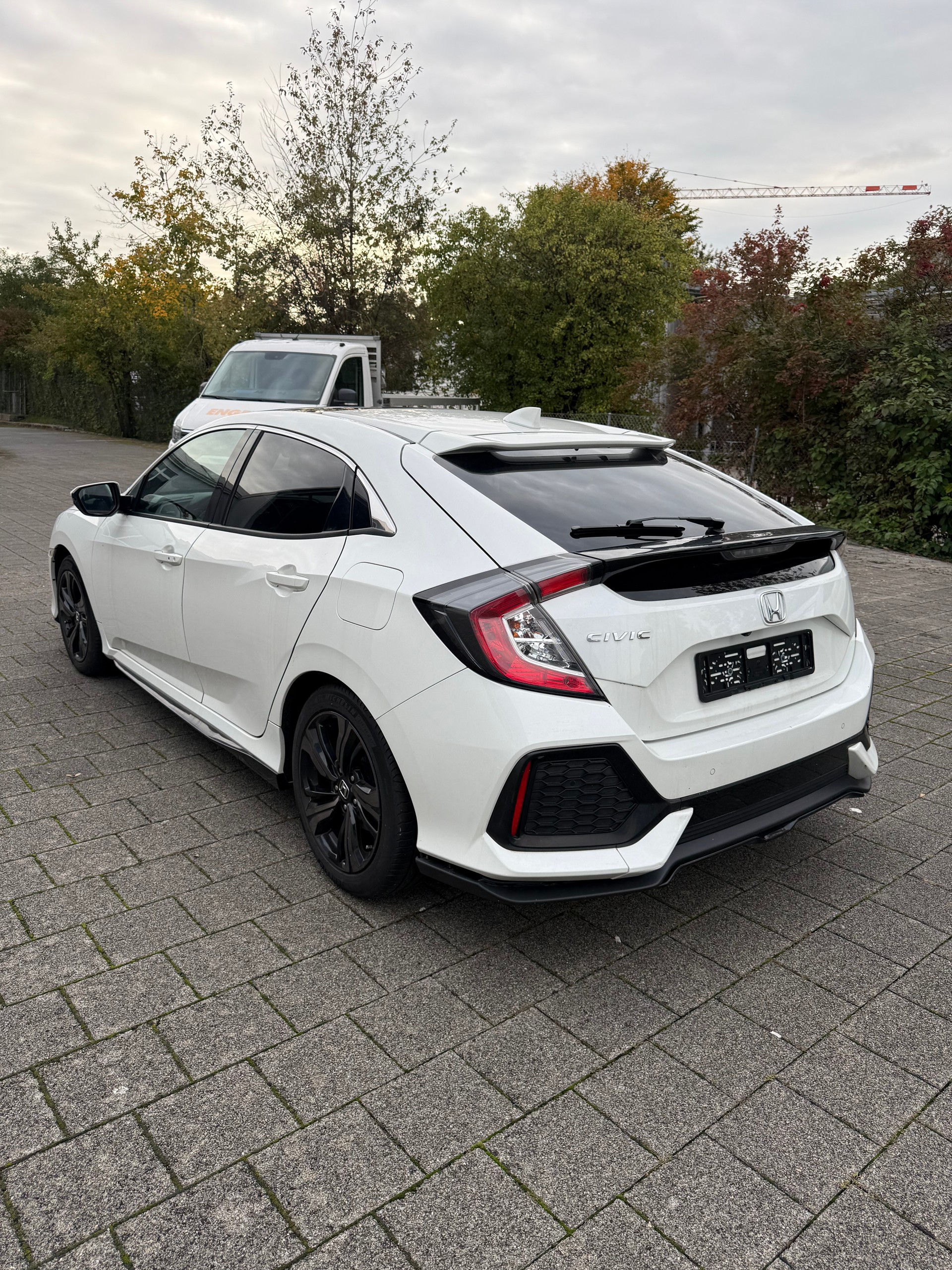 HONDA Civic 1.0 VTEC Executive CVT-image-3