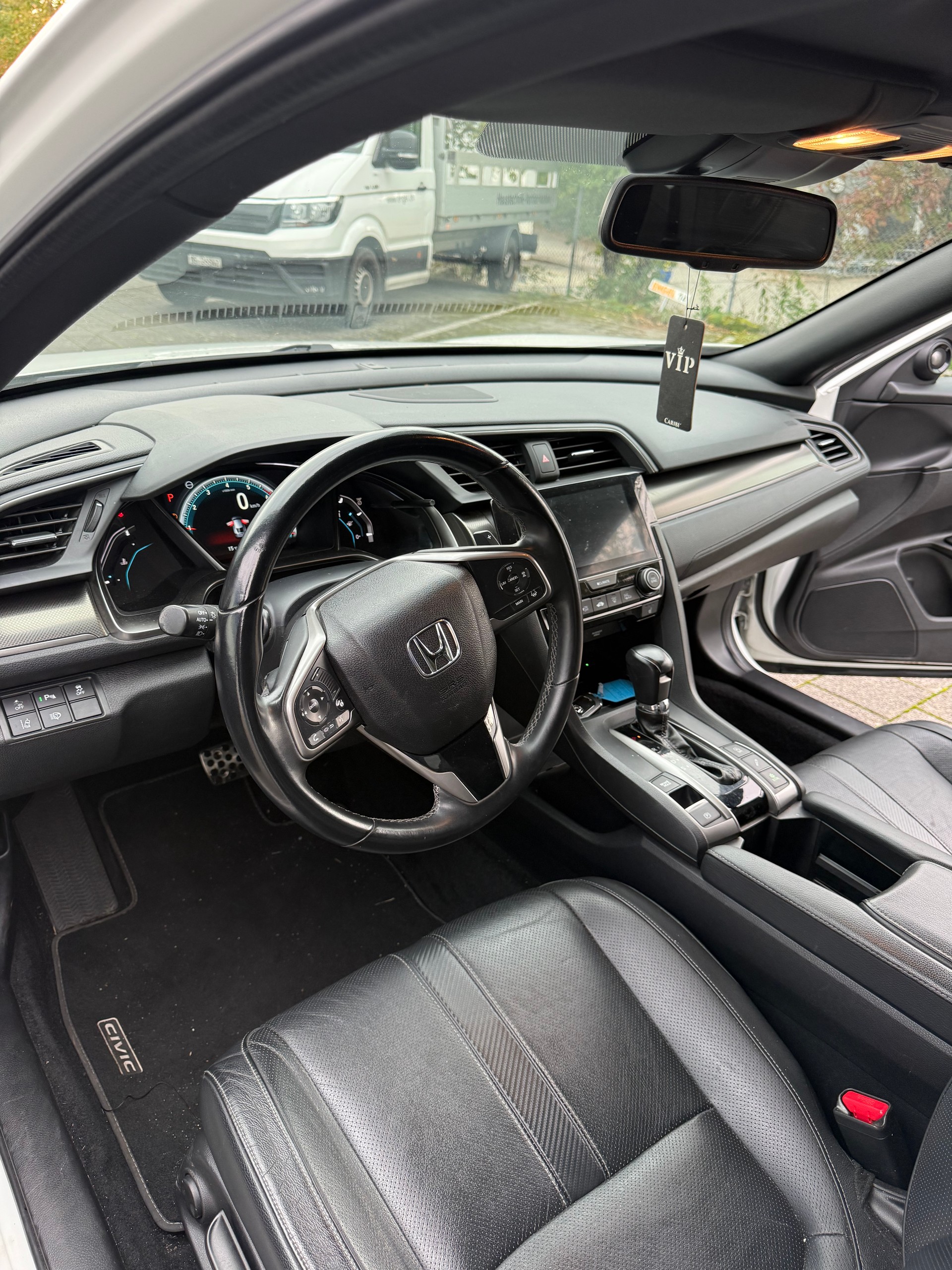 HONDA Civic 1.0 VTEC Executive CVT-image-8