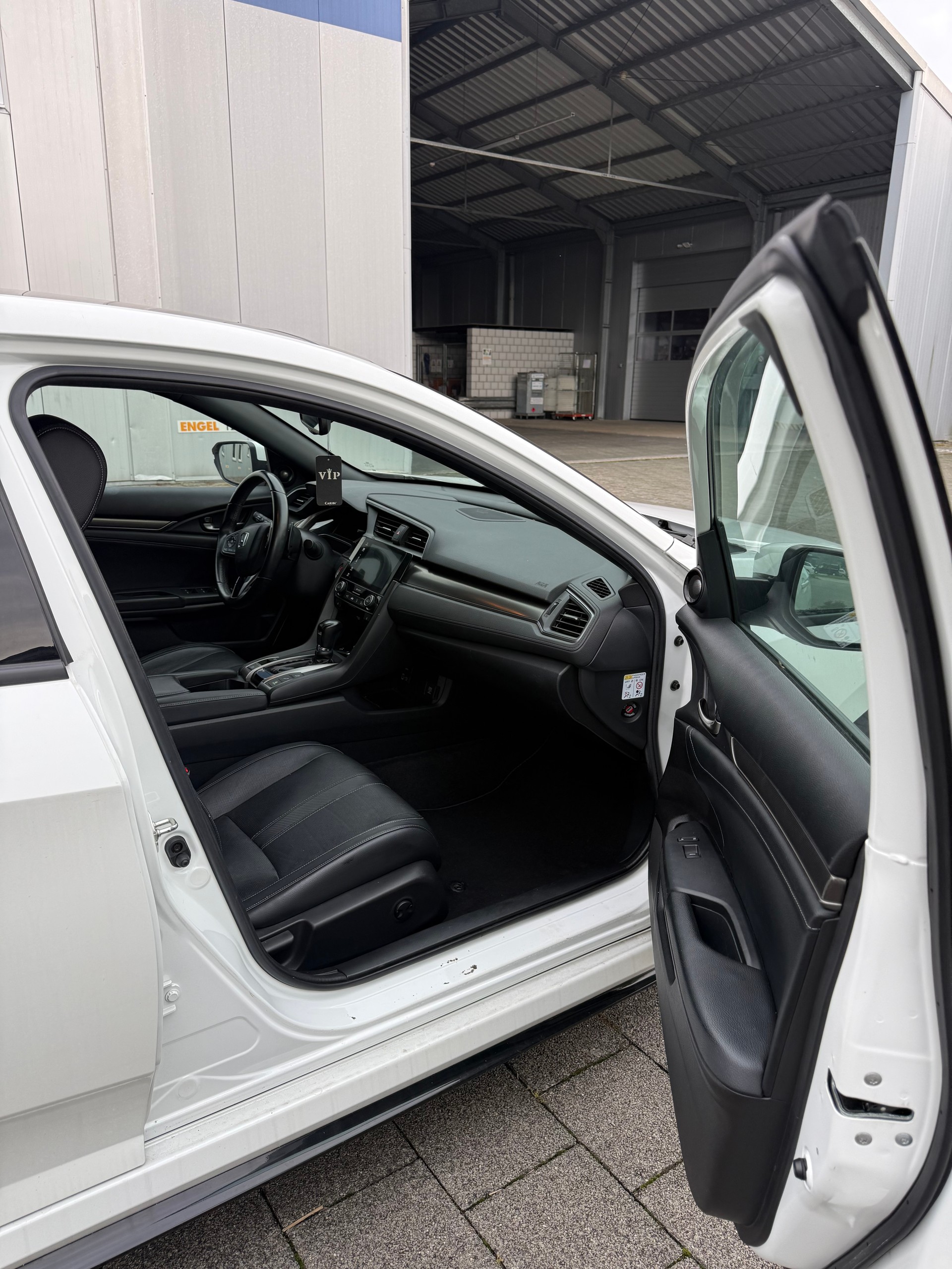 HONDA Civic 1.0 VTEC Executive CVT-image-6
