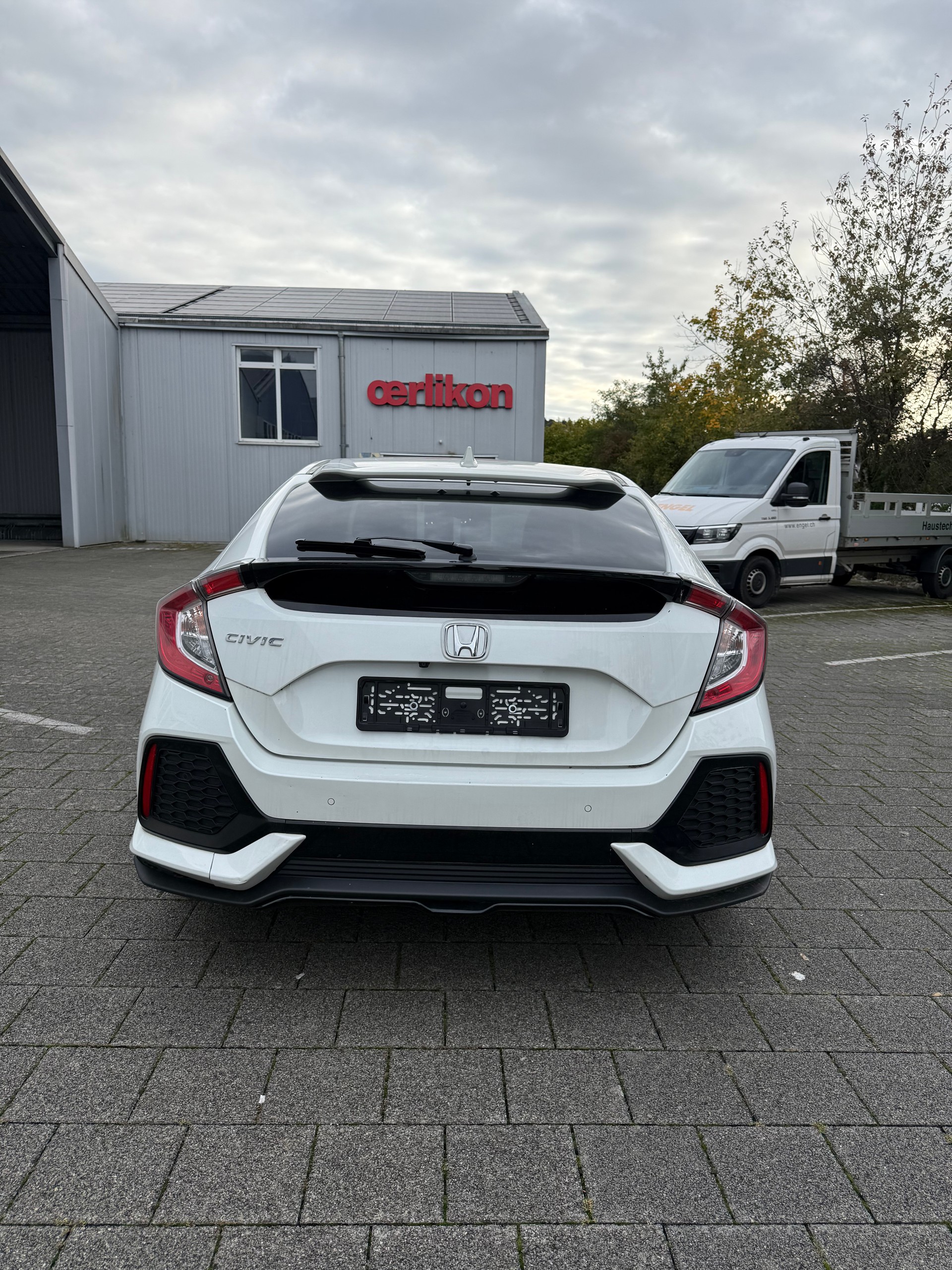 HONDA Civic 1.0 VTEC Executive CVT-image-2