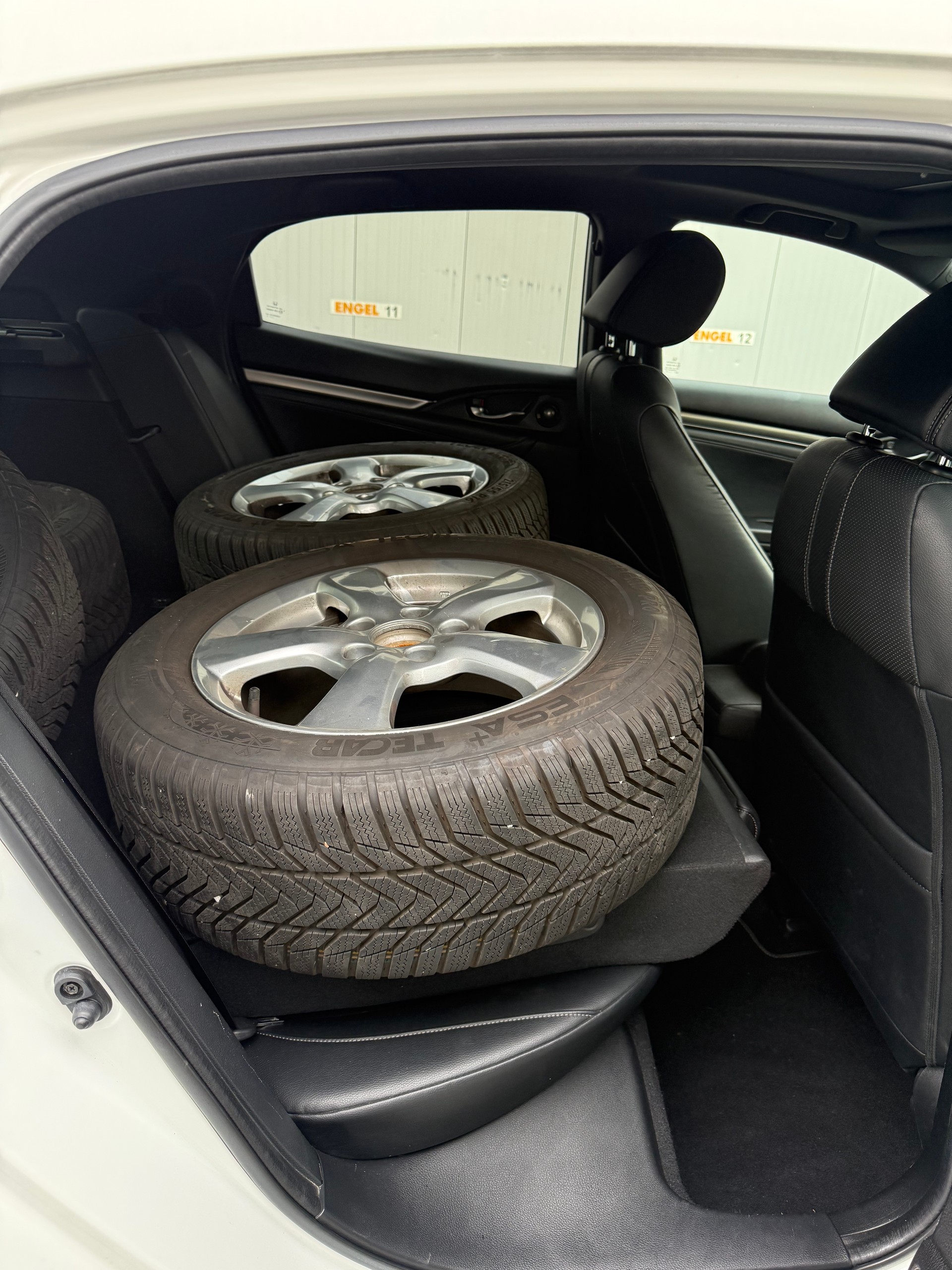 HONDA Civic 1.0 VTEC Executive CVT-image-5