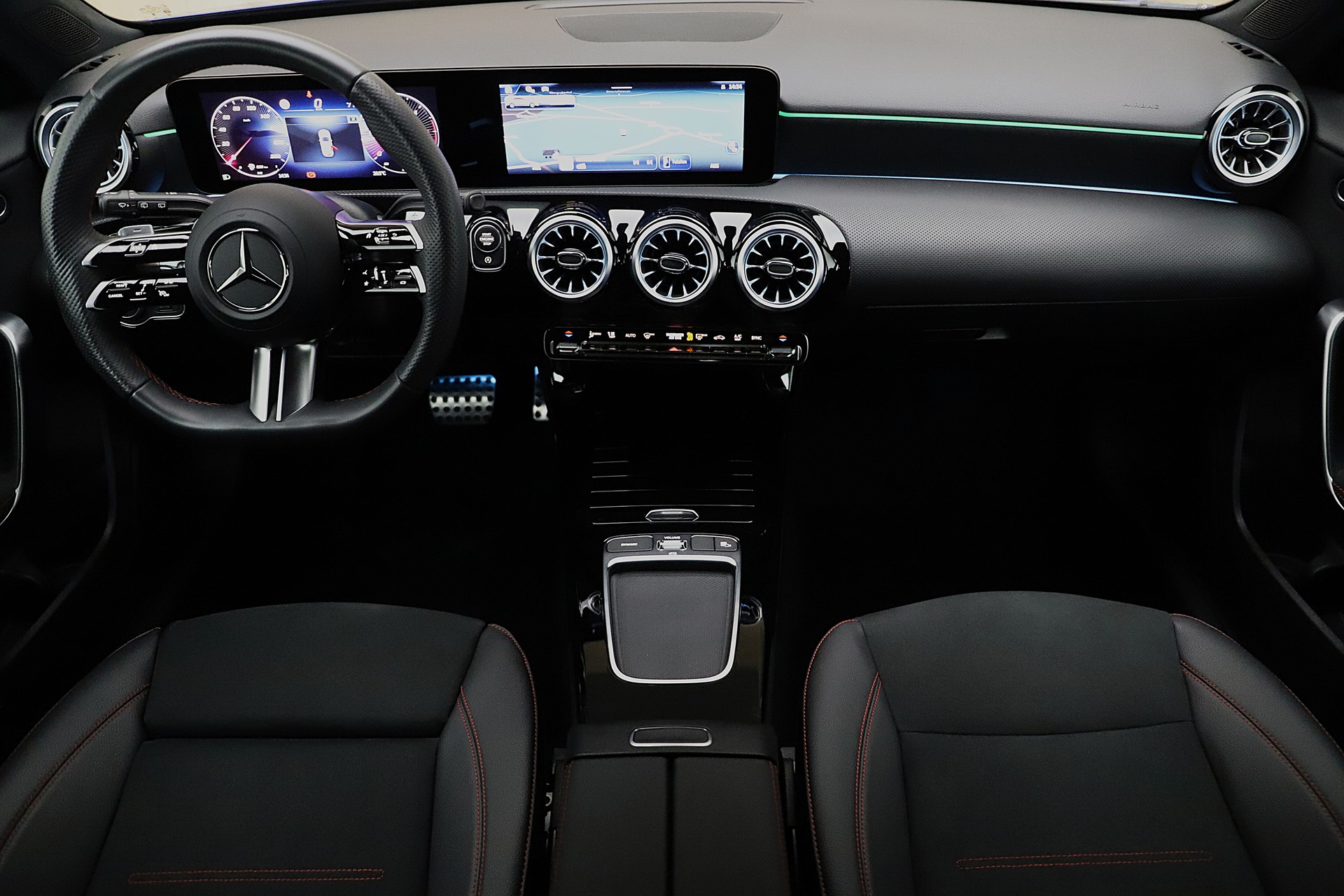 MERCEDES-BENZ A 200 d 8G-DCT AMG Line Advance Plus-image-5