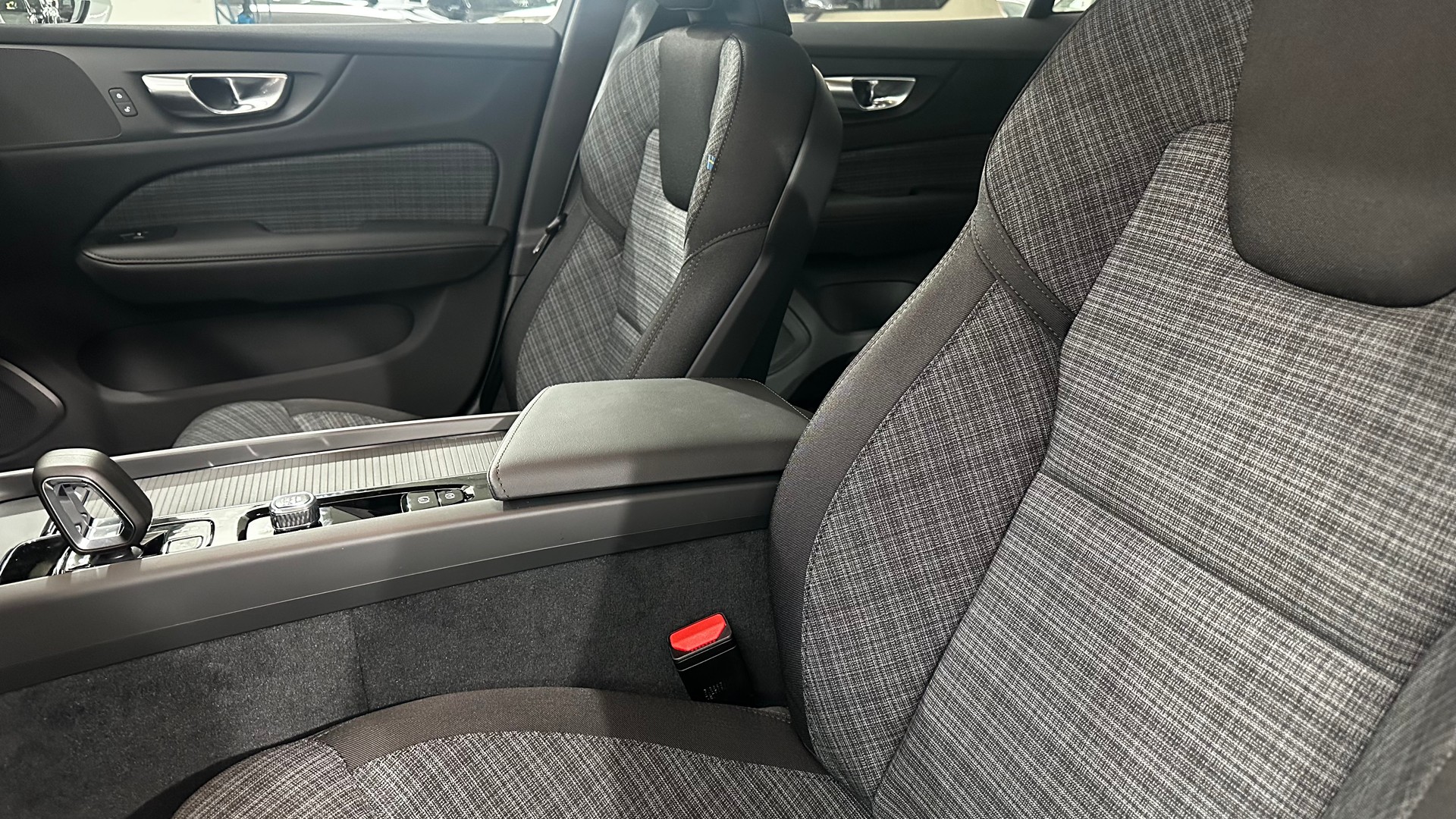 VOLVO V60 2.0 B4 Core-image-5