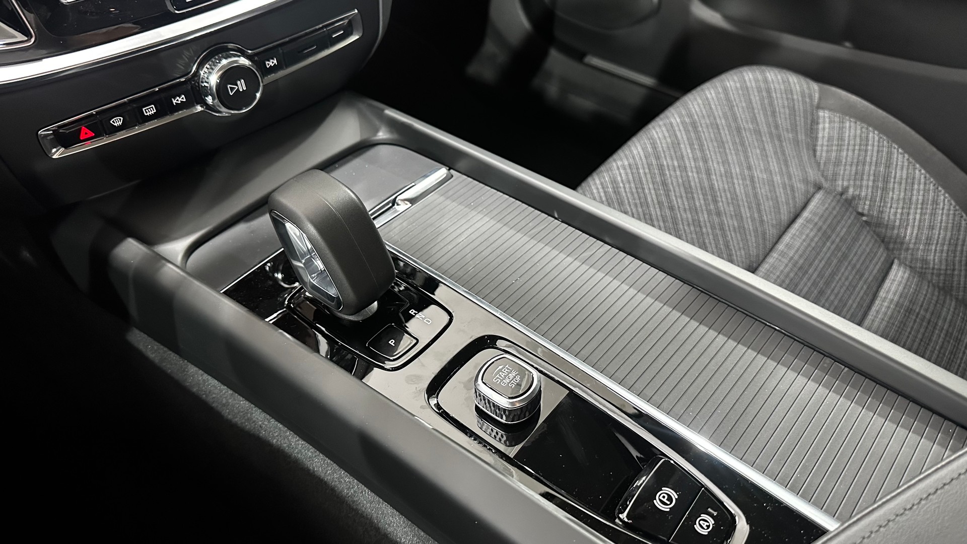 VOLVO V60 2.0 B4 Core-image-9