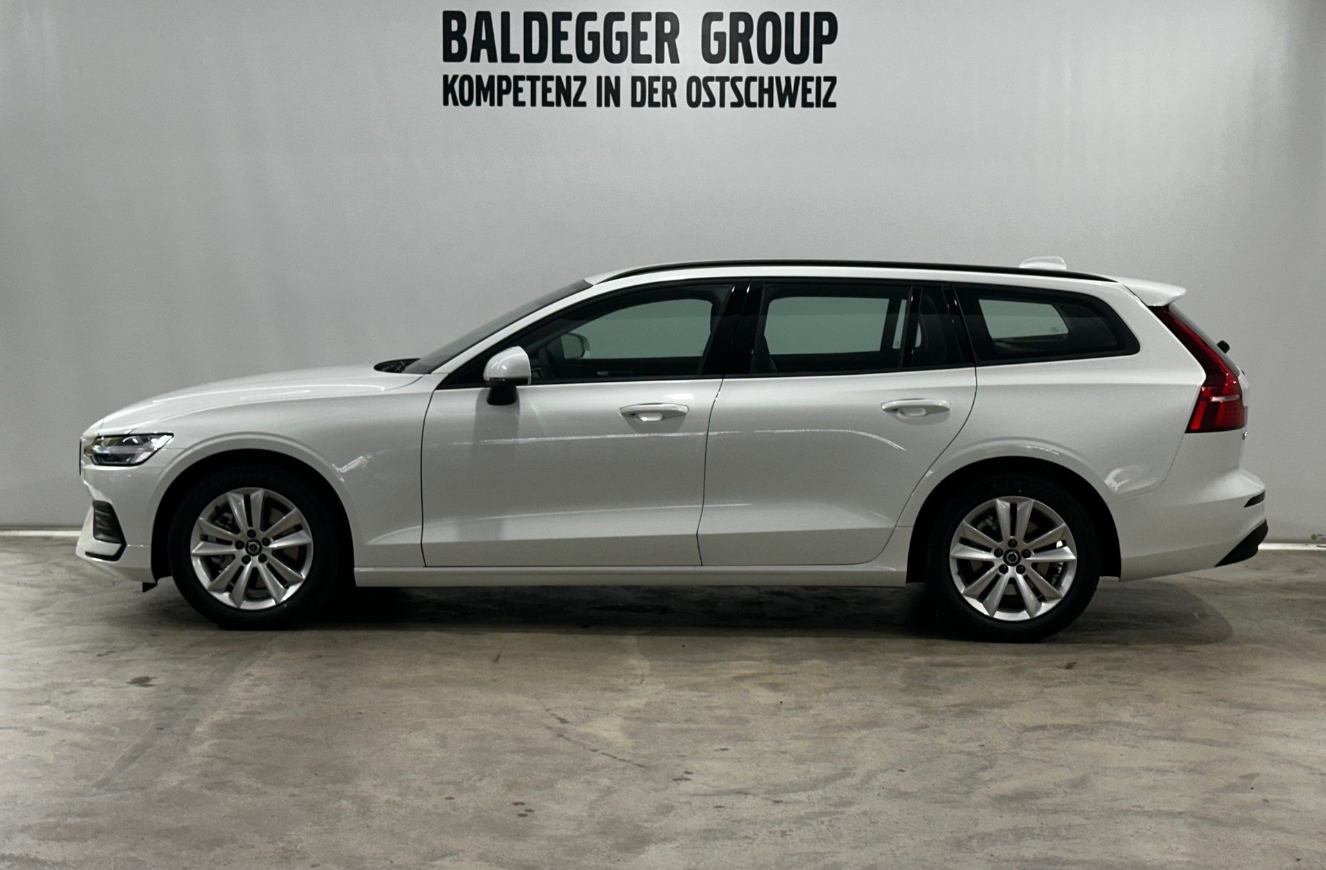 VOLVO V60 2.0 B4 Core-image-1