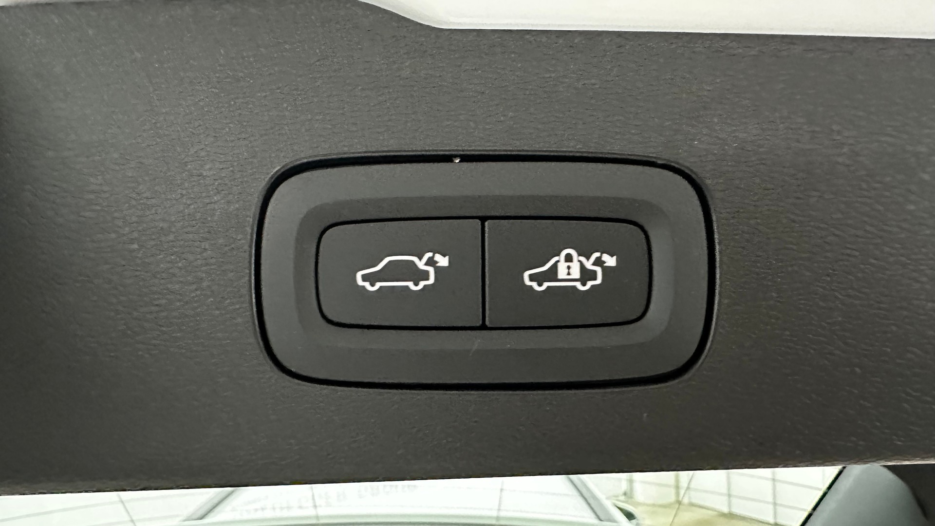 VOLVO V60 2.0 B4 Core-image-15