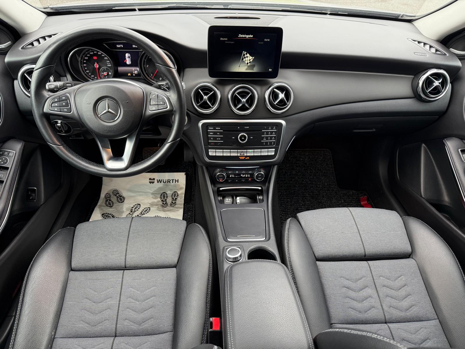 MERCEDES-BENZ GLA 200 d Swiss Star 4m-image-8