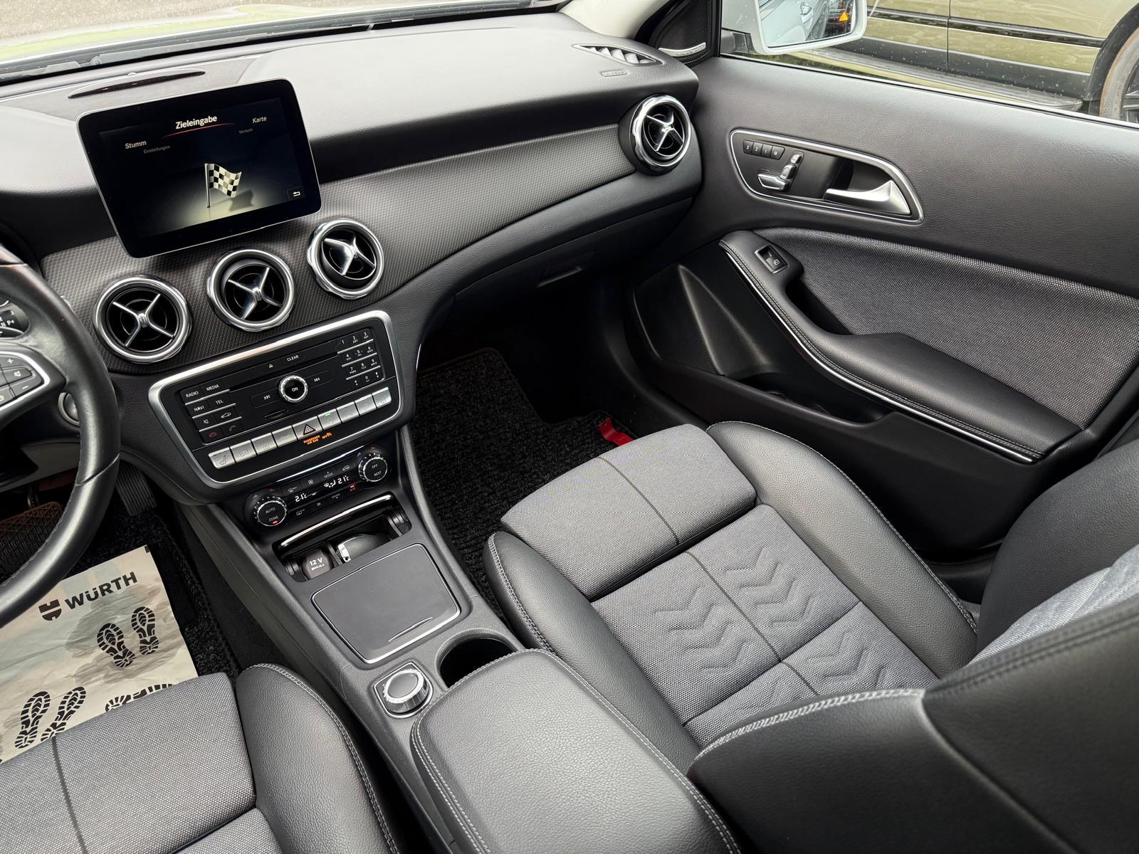 MERCEDES-BENZ GLA 200 d Swiss Star 4m-image-12