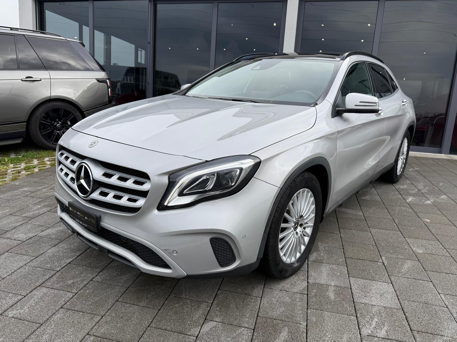 MERCEDES-BENZ GLA 200 d Swiss Star 4m-image-0