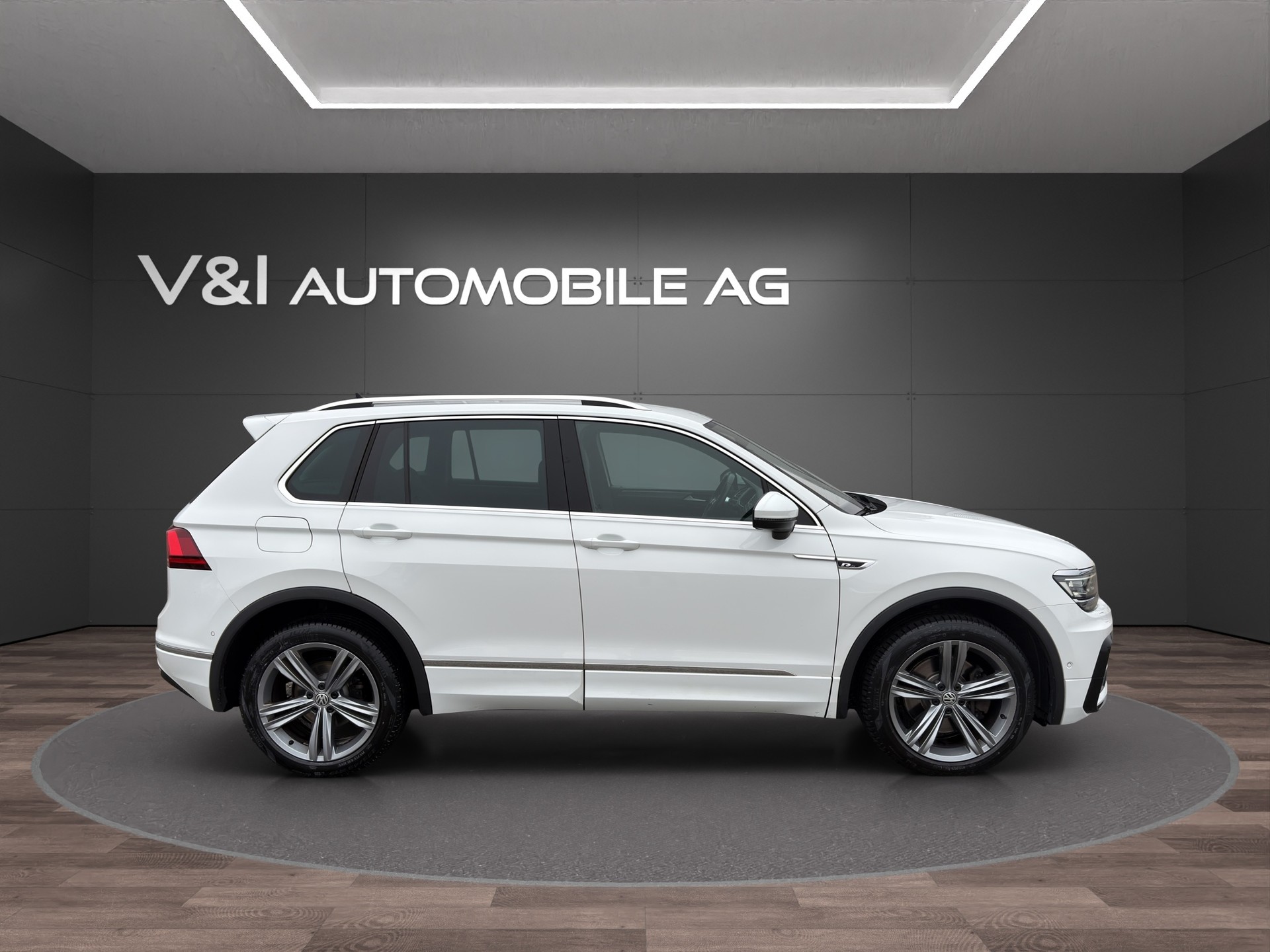 VW Tiguan 2.0TSI R-Line Highline 4Motion DSG-image-8