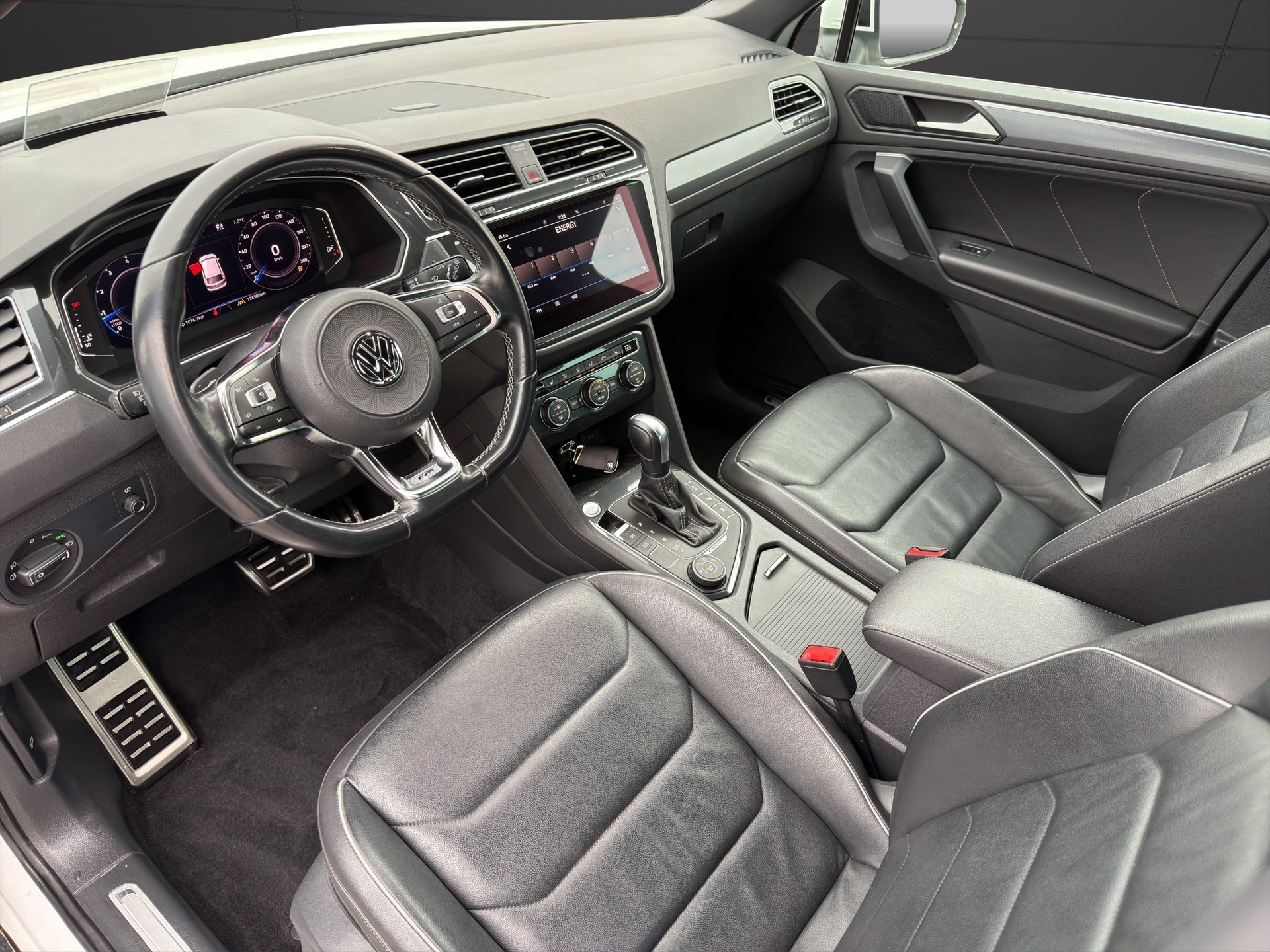 VW Tiguan 2.0TSI R-Line Highline 4Motion DSG-image-9