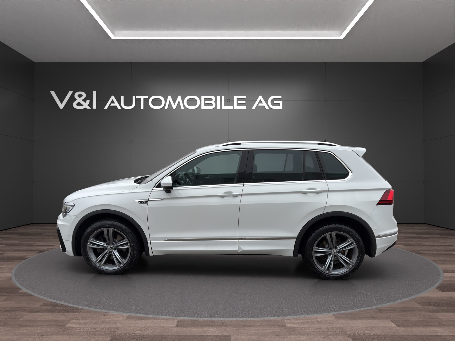 VW Tiguan 2.0TSI R-Line Highline 4Motion DSG-image-7