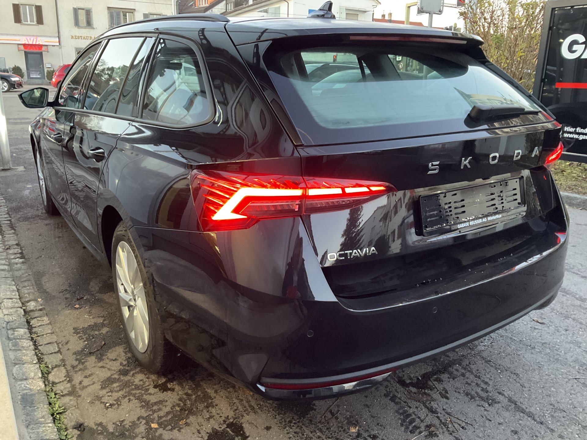 SKODA Octavia Combi 1.5 TSI mHEV 110 kW Selection *** ANHÄNGERKUPPLUNG & PANORAMADACH ***-image-5