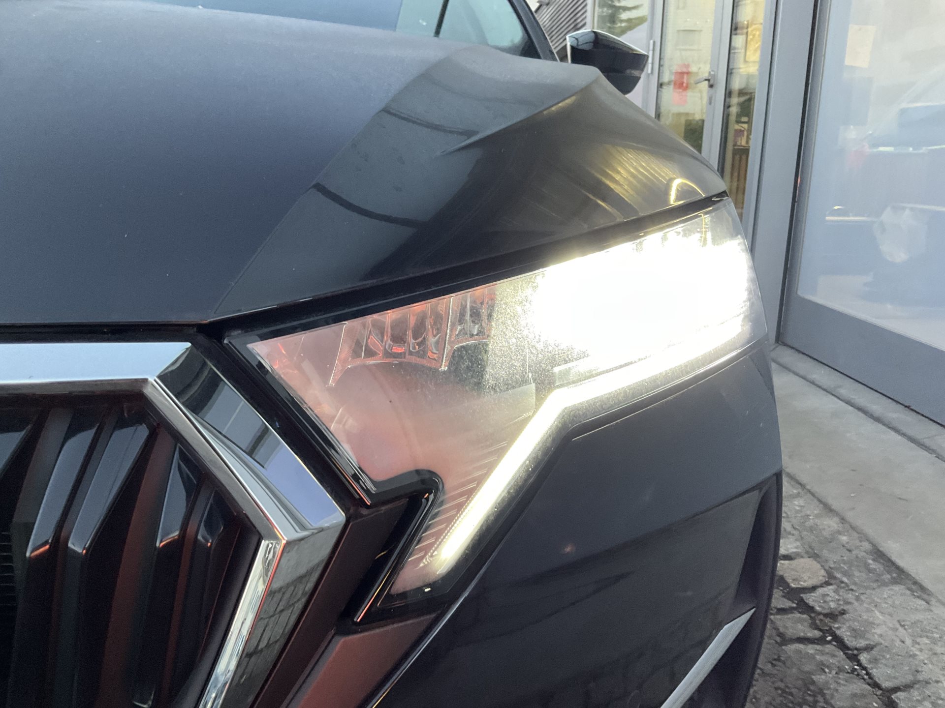 SKODA Octavia Combi 1.5 TSI mHEV 110 kW Selection *** ANHÄNGERKUPPLUNG & PANORAMADACH ***-image-6