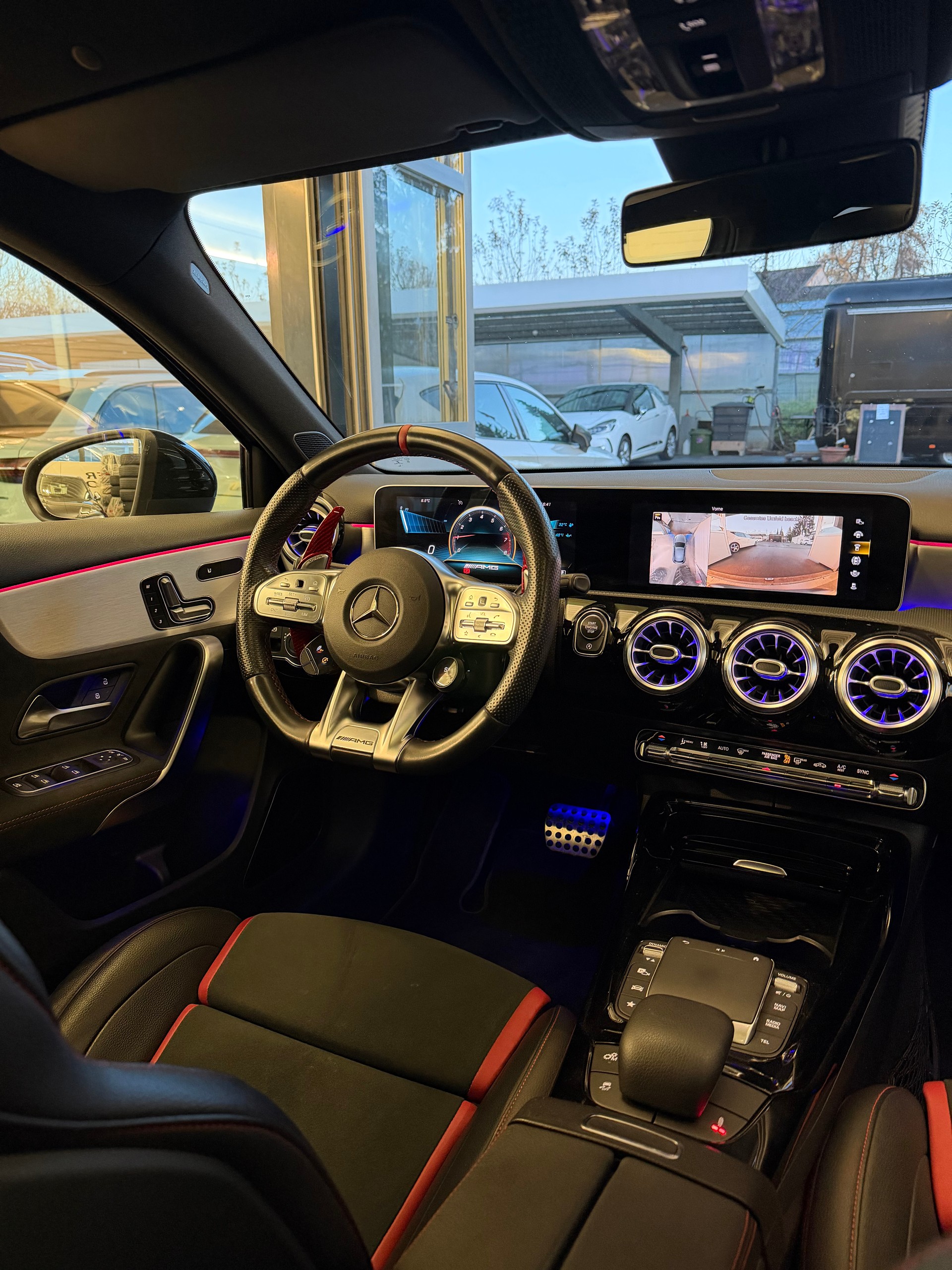 MERCEDES-BENZ A 35 AMG 4Matic Speedshift-image-10