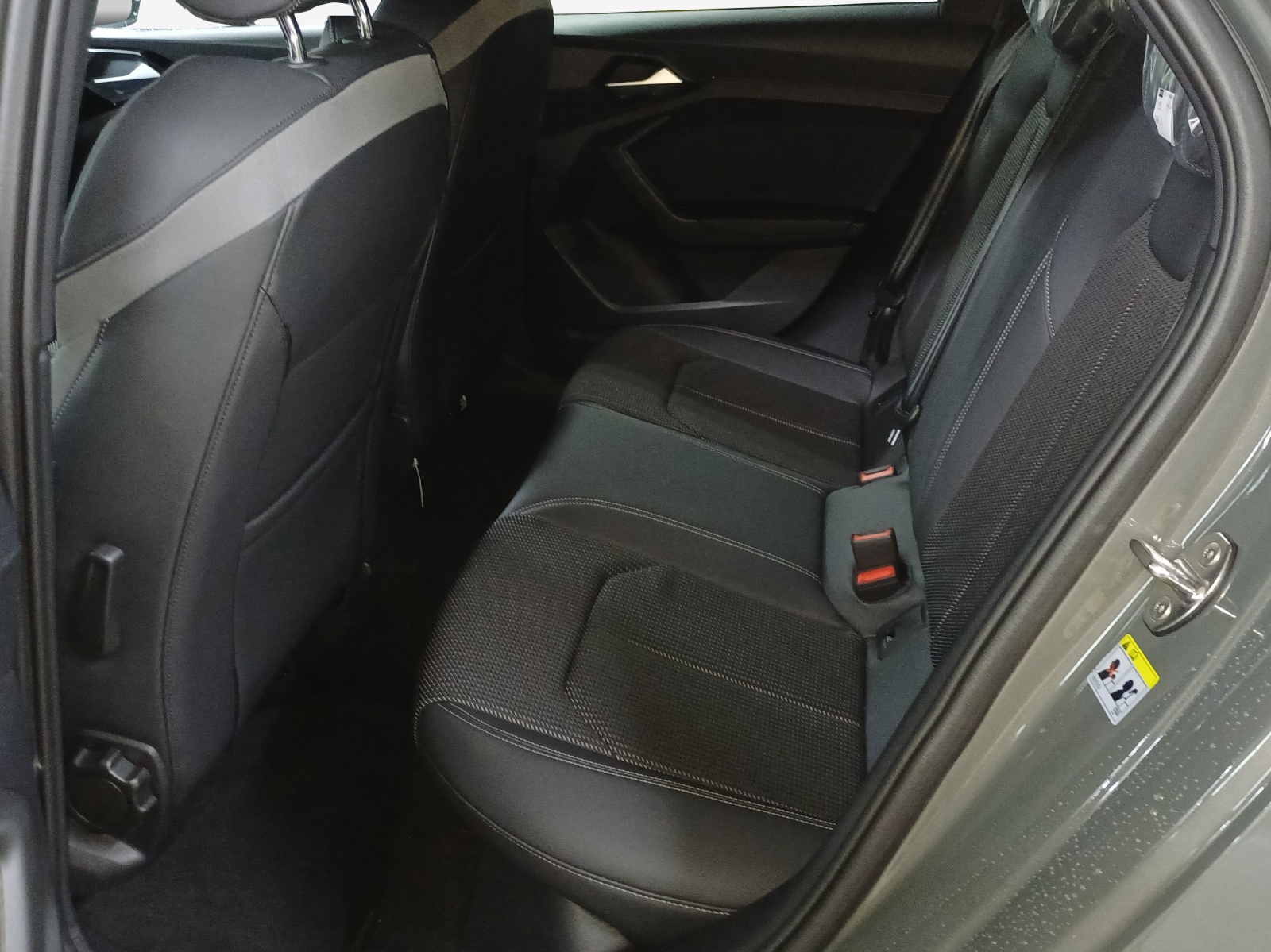 AUDI A1 Sportback 30 TFSI S Line S-tronic-image-11