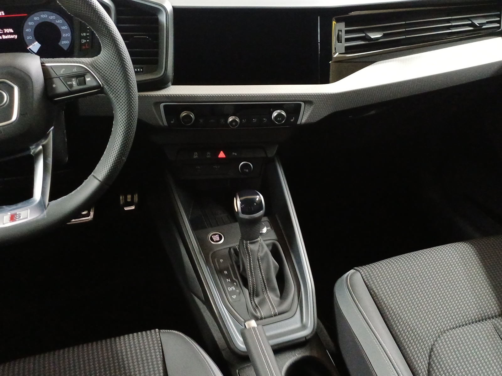 AUDI A1 Sportback 30 TFSI S Line S-tronic-image-10