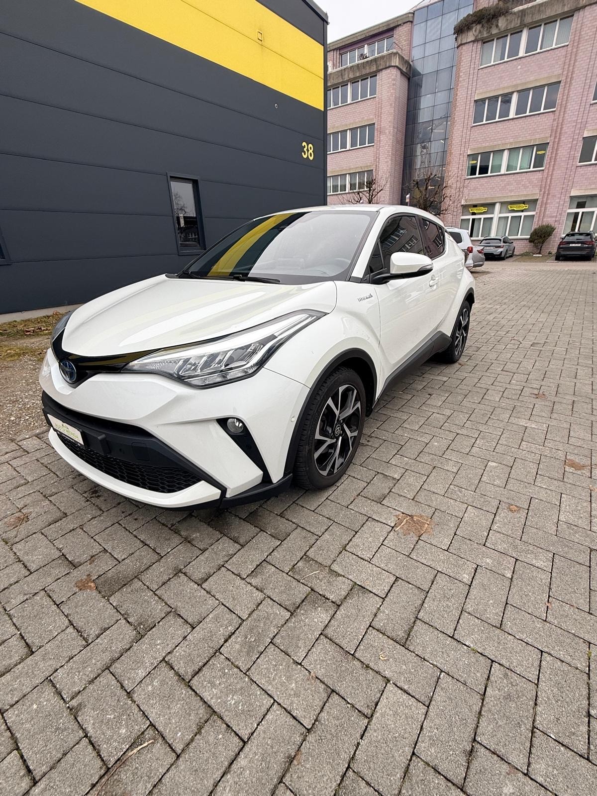 TOYOTA C-HR 2.0 HSD CVT Trend-image-0