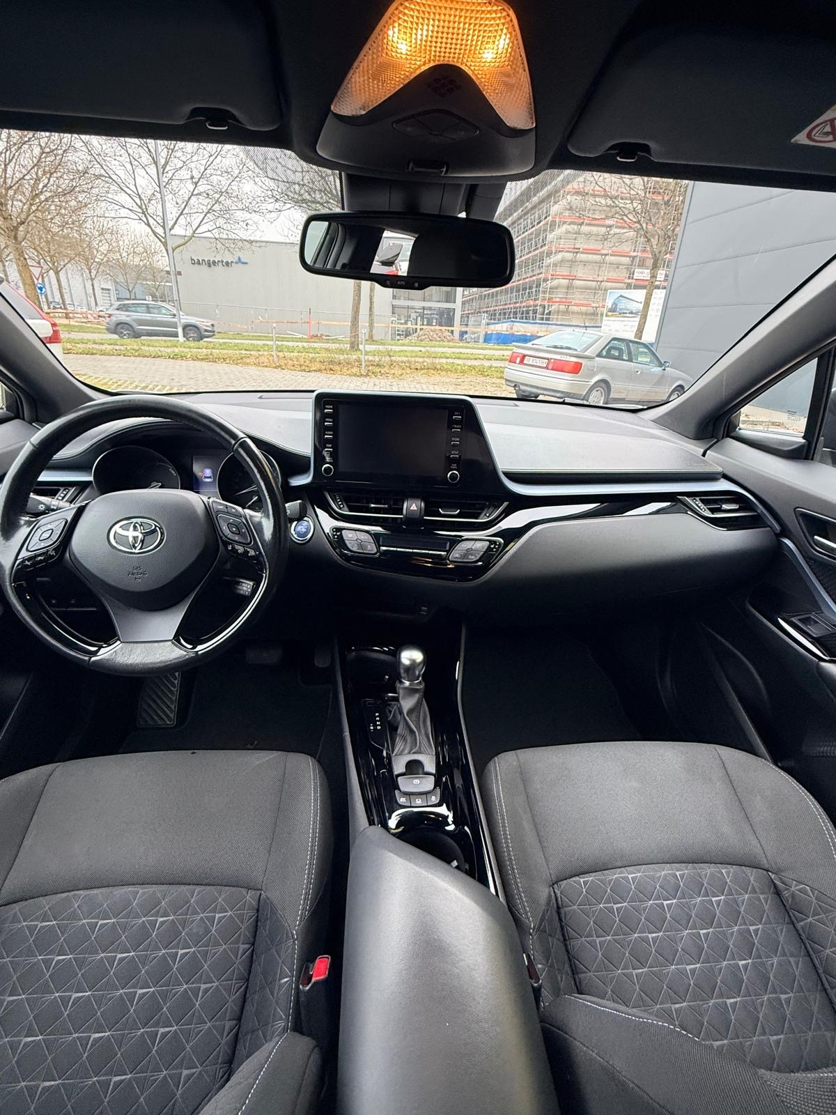TOYOTA C-HR 2.0 HSD CVT Trend-image-8
