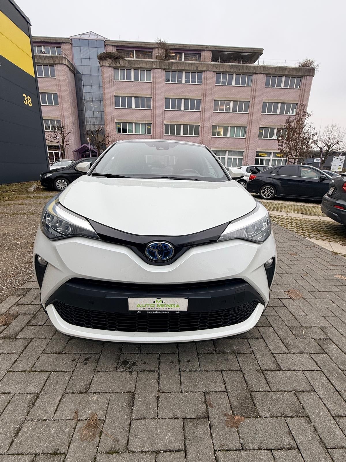 TOYOTA C-HR 2.0 HSD CVT Trend-image-1