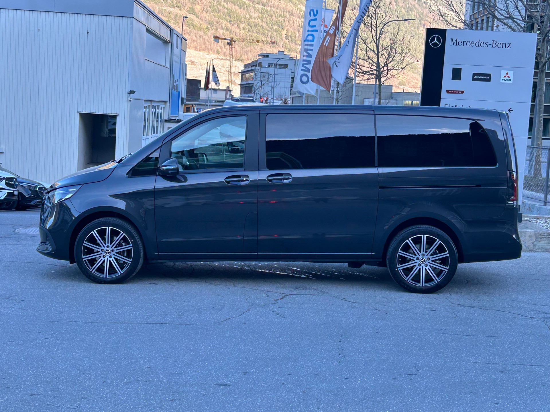 MERCEDES-BENZ V 250 d TREND Lang 4MATIC-showroom-element-3
