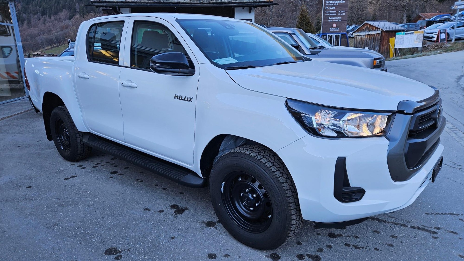 TOYOTA Hilux Double Cab.-Pick-up 2.8 D-4D 204 Comfort-image-1