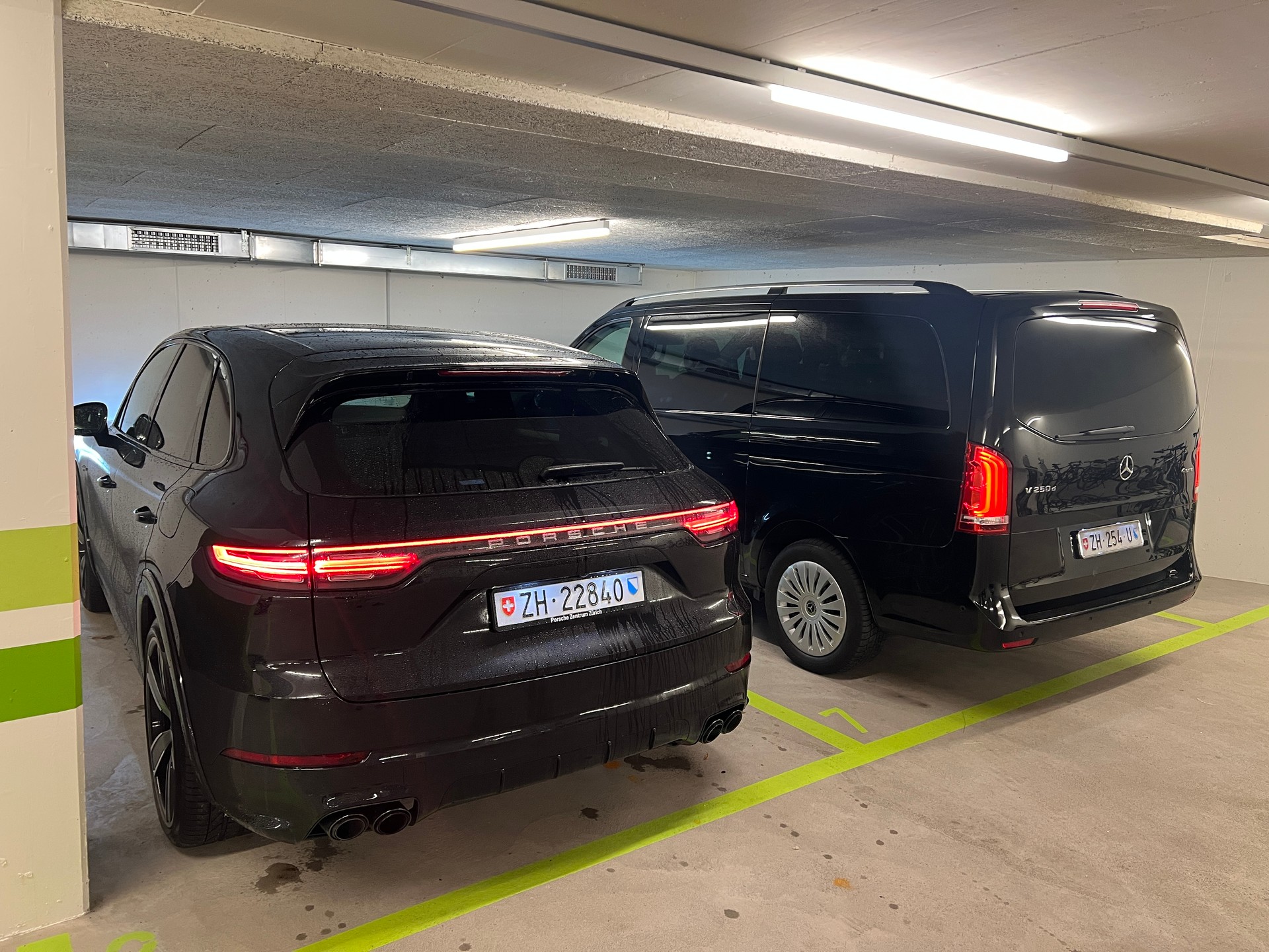 PORSCHE Cayenne E-Hybrid-image-3