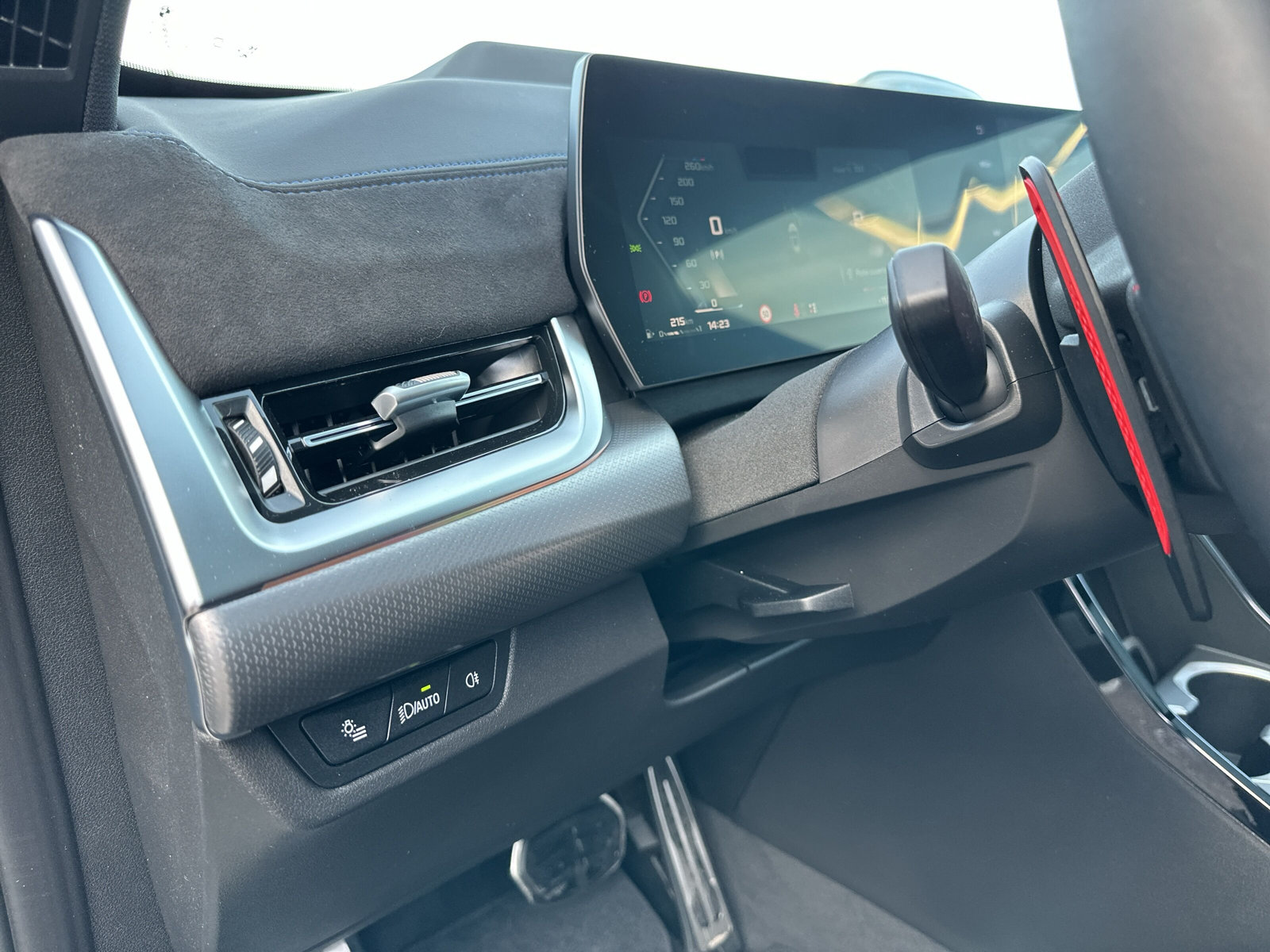 BMW X1 xDrive M35i-image-15