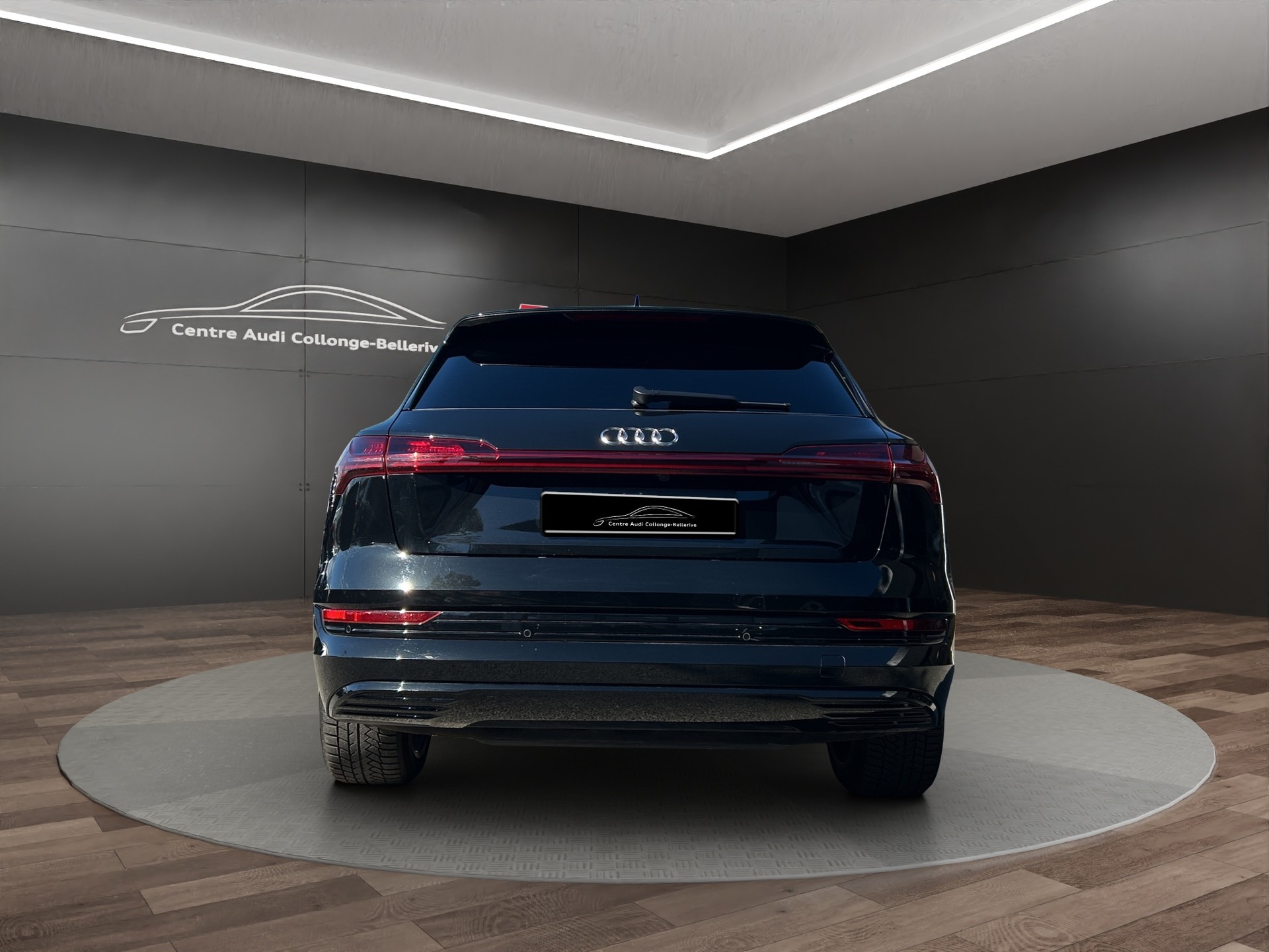 AUDI e-tron 50 Advanced quattro-image-4